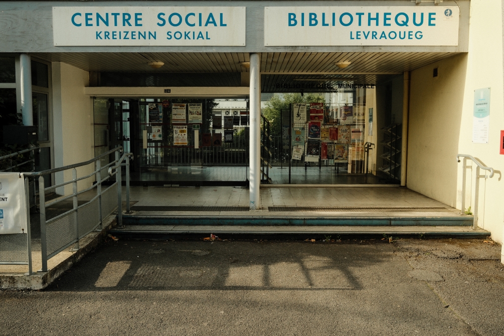 Entrance to Centre Social Keryado in Lorient